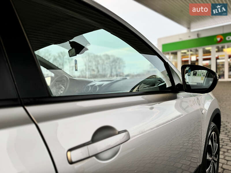 Позашляховик / Кросовер Nissan Qashqai+2 2013 в Стрию