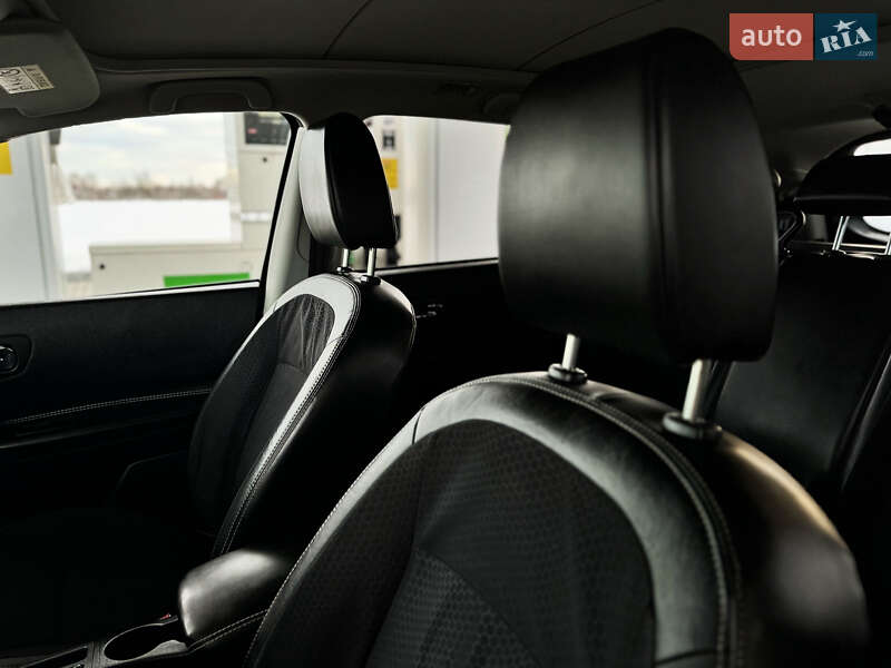 Позашляховик / Кросовер Nissan Qashqai+2 2013 в Стрию