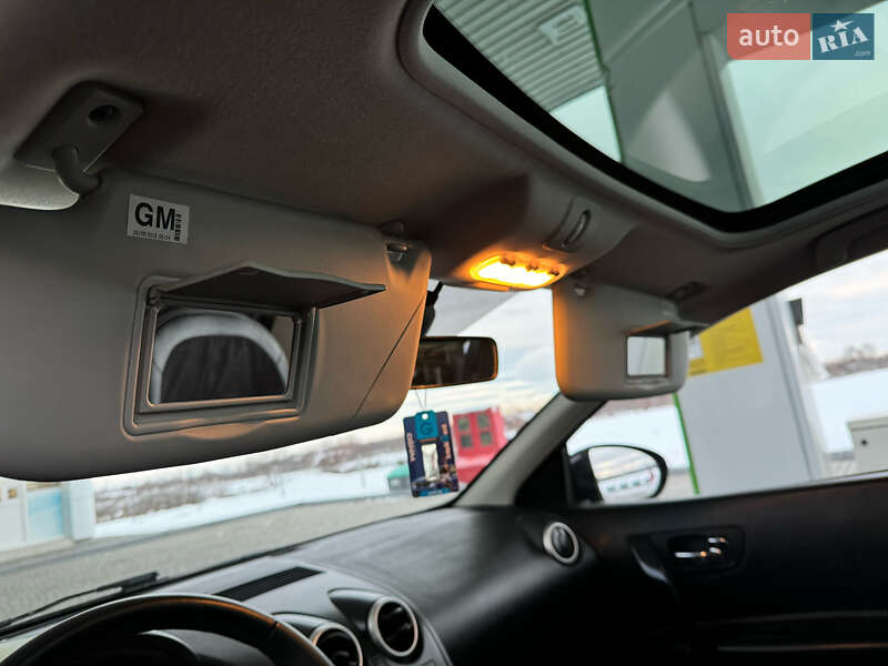 Позашляховик / Кросовер Nissan Qashqai+2 2013 в Стрию