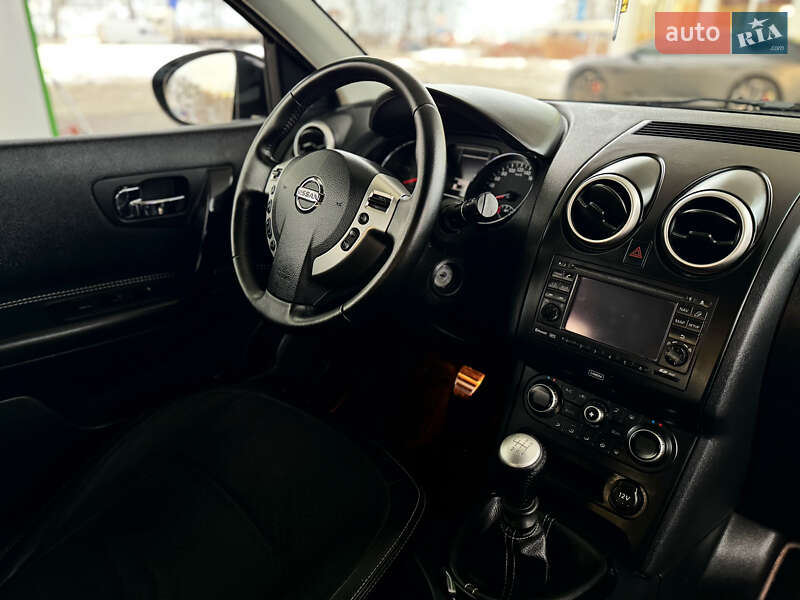 Позашляховик / Кросовер Nissan Qashqai+2 2013 в Стрию