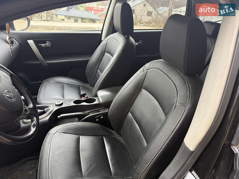 Позашляховик / Кросовер Nissan Qashqai+2 2010 в Миколаєві