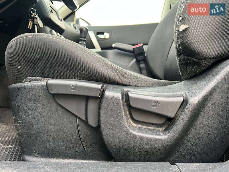 Позашляховик / Кросовер Nissan Qashqai+2 2012 в Львові