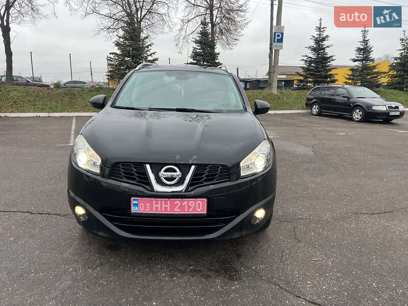 Позашляховик / Кросовер Nissan Qashqai+2 2010 в Рівному