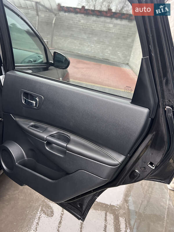 Позашляховик / Кросовер Nissan Qashqai+2 2010 в Рівному