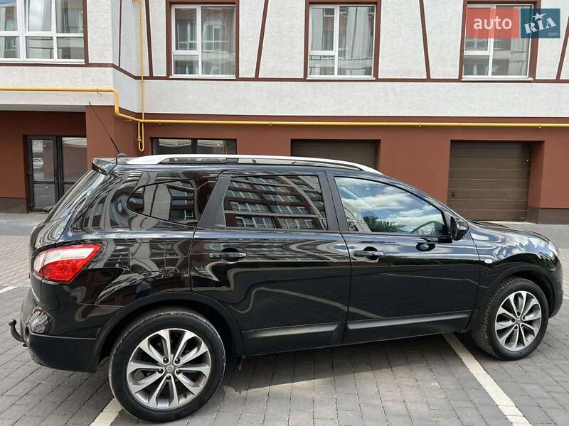 Внедорожник / Кроссовер Nissan Qashqai+2 2010 в Ивано-Франковске