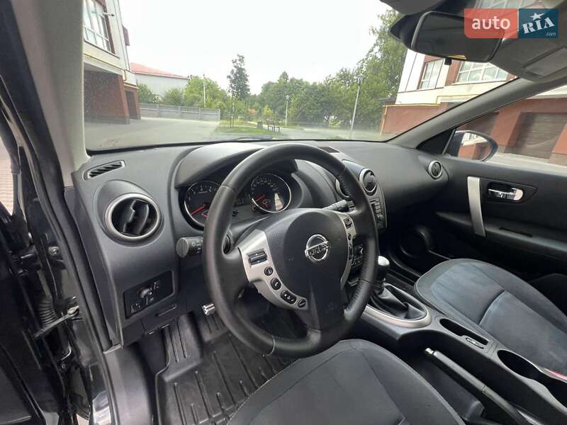 Внедорожник / Кроссовер Nissan Qashqai+2 2010 в Ивано-Франковске