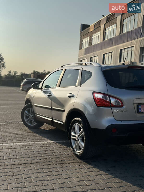 Позашляховик / Кросовер Nissan Qashqai+2 2012 в Хмельницькому