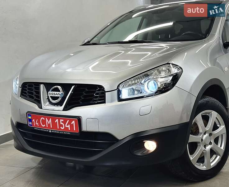 Позашляховик / Кросовер Nissan Qashqai+2 2010 в Стрию