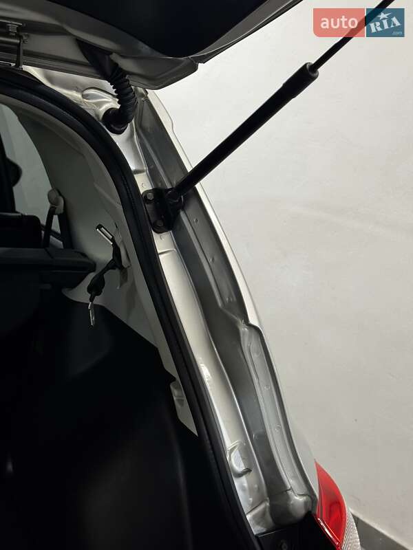 Позашляховик / Кросовер Nissan Qashqai+2 2010 в Стрию