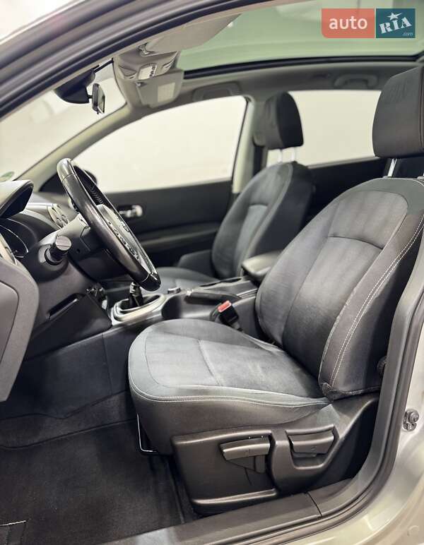 Позашляховик / Кросовер Nissan Qashqai+2 2010 в Стрию