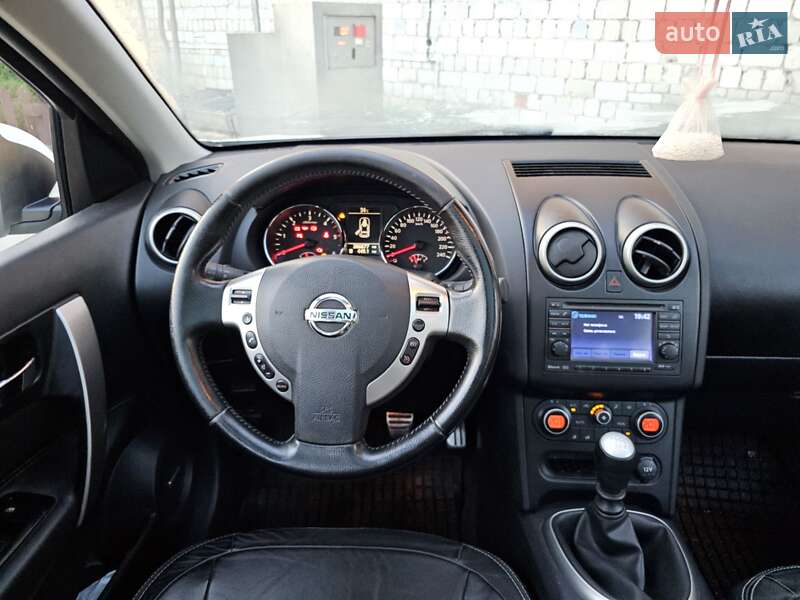 Позашляховик / Кросовер Nissan Qashqai+2 2010 в Новому Розділі фото 25 Позашляховик / Кросовер Nissan Qashqai+2 2010 в Новому Розділі
