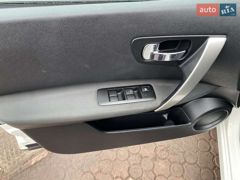 Позашляховик / Кросовер Nissan Qashqai+2 2012 в Нововолинську