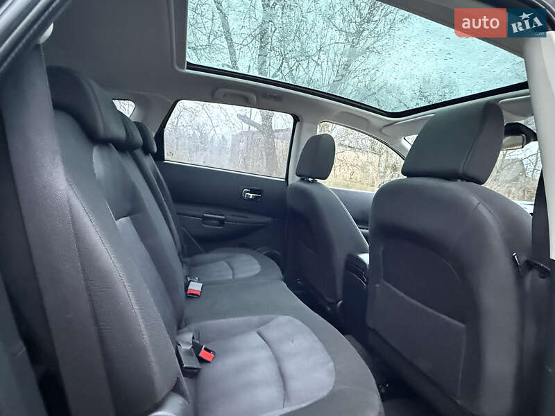 Позашляховик / Кросовер Nissan Qashqai+2 2010 в Млиніві фото 14 Позашляховик / Кросовер Nissan Qashqai+2 2010 в Млиніві