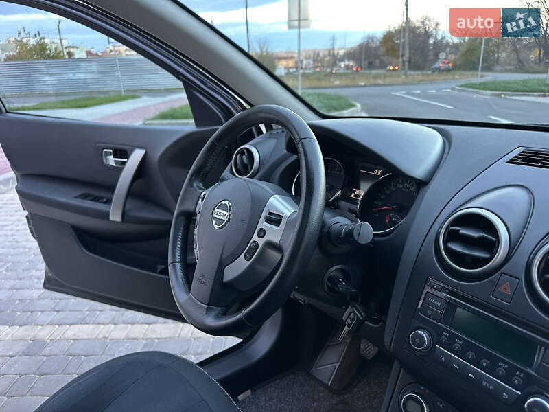 Позашляховик / Кросовер Nissan Qashqai+2 2011 в Вінниці