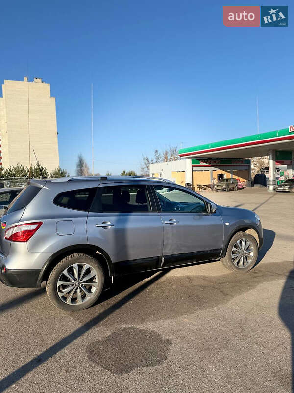 Внедорожник / Кроссовер Nissan Qashqai+2 2010 в Сумах