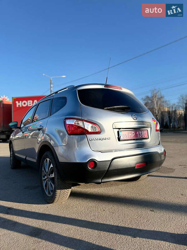 Внедорожник / Кроссовер Nissan Qashqai+2 2010 в Сумах
