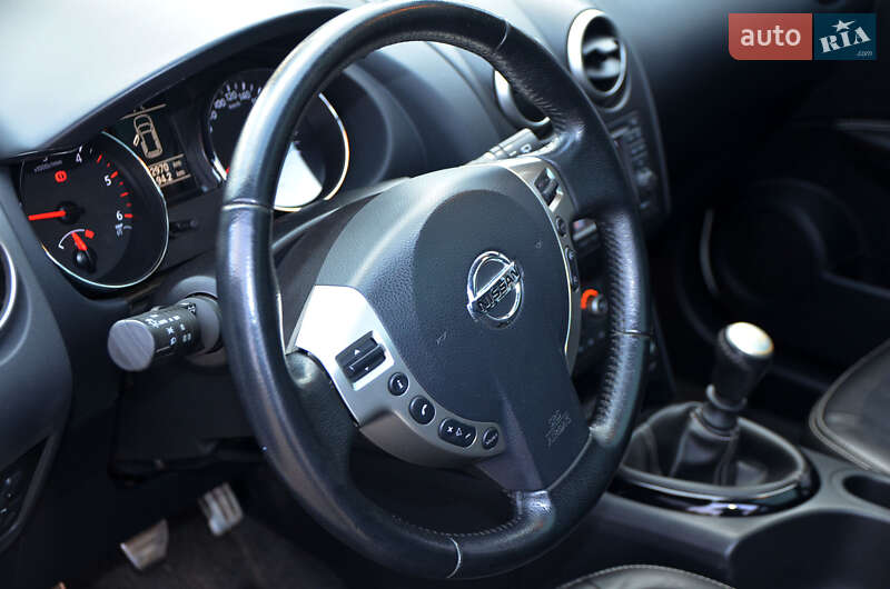 Позашляховик / Кросовер Nissan Qashqai+2 2013 в Ромнах