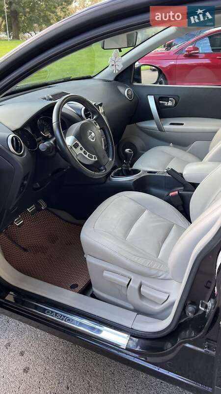 Внедорожник / Кроссовер Nissan Qashqai+2 2010 в Залещиках