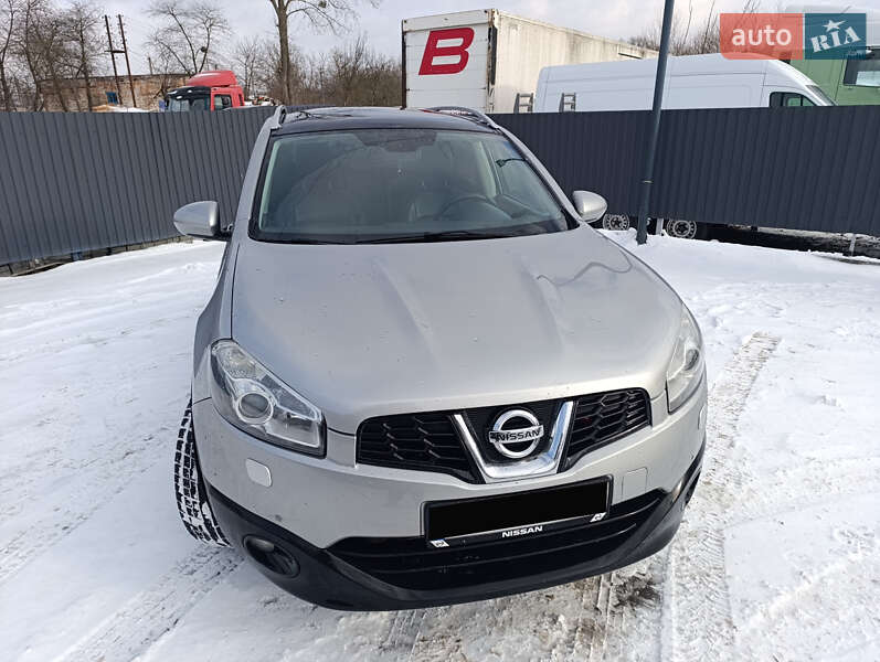 Внедорожник / Кроссовер Nissan Qashqai+2 2010 в Хмельницком