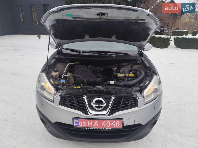 Внедорожник / Кроссовер Nissan Qashqai+2 2011 в Звягеле