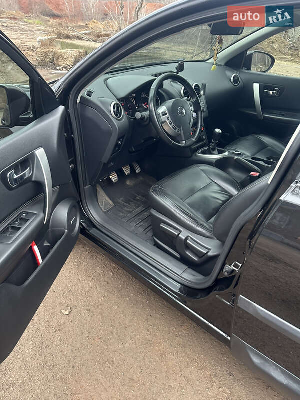 Внедорожник / Кроссовер Nissan Qashqai+2 2010 в Запорожье