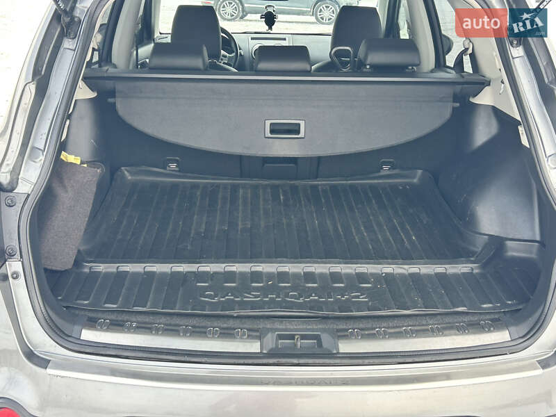 Позашляховик / Кросовер Nissan Qashqai+2 2012 в Києві