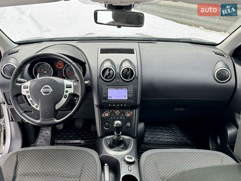 Позашляховик / Кросовер Nissan Qashqai+2 2009 в Міжгір'ї