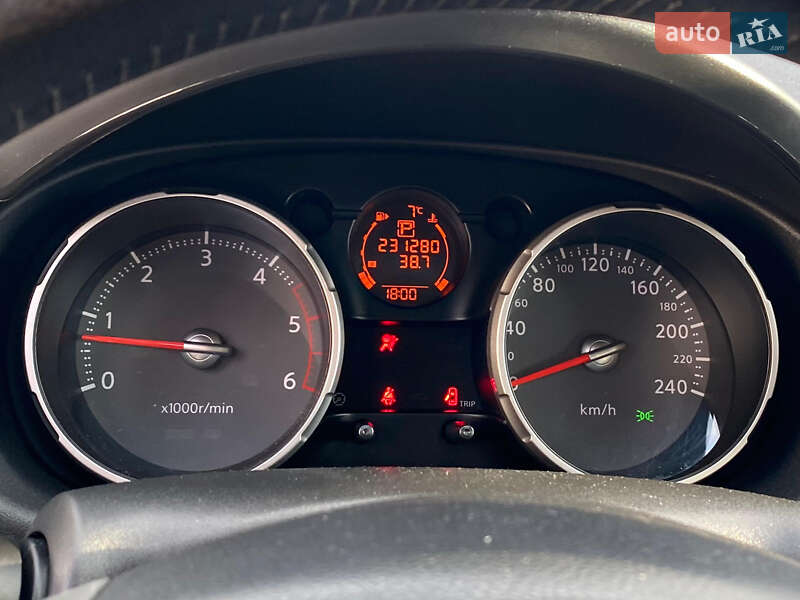 Позашляховик / Кросовер Nissan Qashqai+2 2010 в Рівному