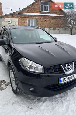 Внедорожник / Кроссовер Nissan Qashqai+2 2010 в Ровно