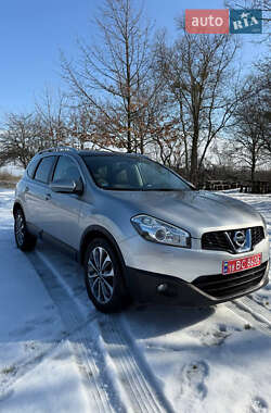 Внедорожник / Кроссовер Nissan Qashqai+2 2010 в Великой Багачке