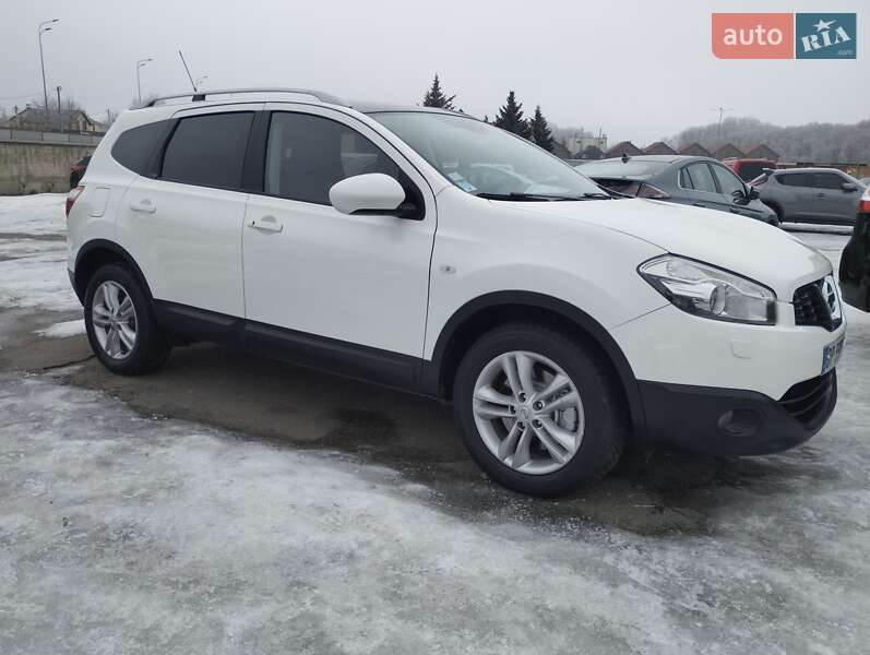 Nissan Qashqai+2 2011