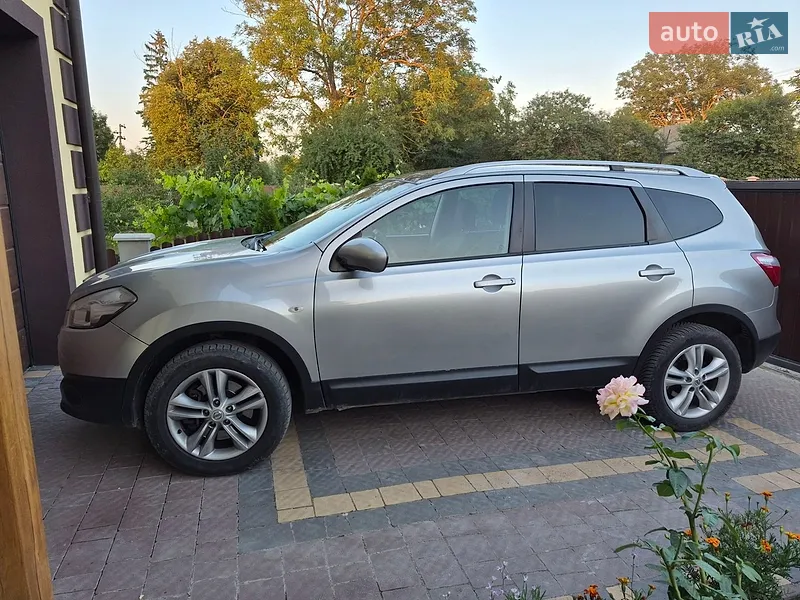 Nissan Qashqai+2