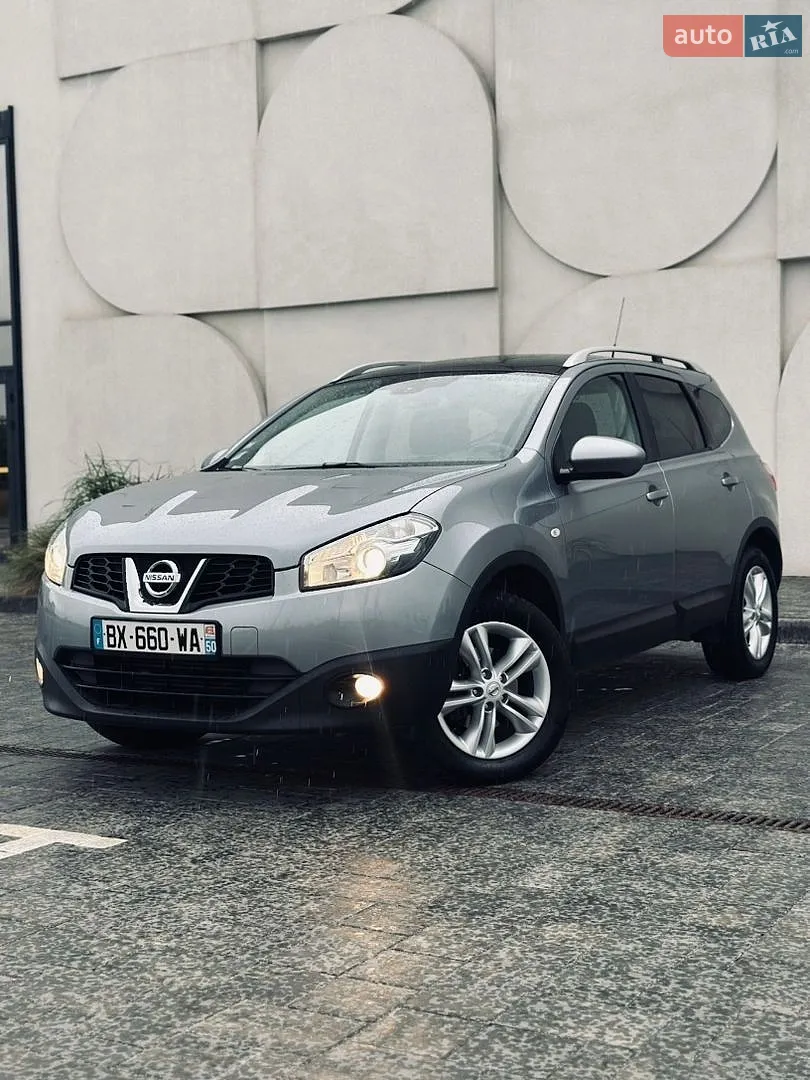2011 Nissan Qashqai+2 - фото 1