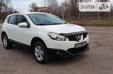 Позашляховик / Кросовер Nissan Qashqai 2013 в 