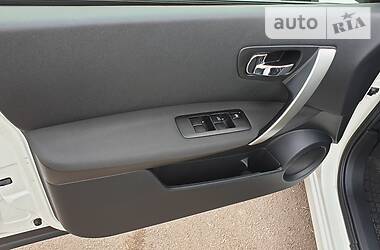 Позашляховик / Кросовер Nissan Qashqai 2013 в 
