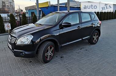 Позашляховик / Кросовер Nissan Qashqai 2009 в 