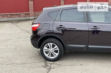 Позашляховик / Кросовер Nissan Qashqai 2011 в 