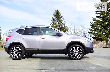 Позашляховик / Кросовер Nissan Qashqai 2010 в 