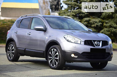 Позашляховик / Кросовер Nissan Qashqai 2010 в 