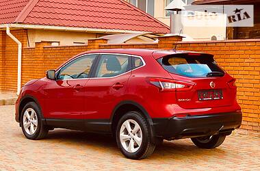 Позашляховик / Кросовер Nissan Qashqai 2018 в 