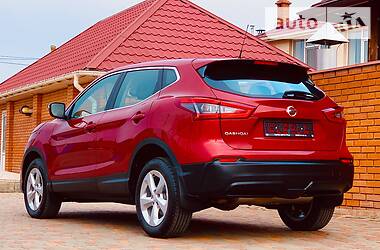 Позашляховик / Кросовер Nissan Qashqai 2018 в 