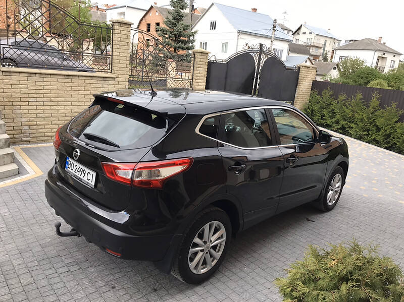 Позашляховик / Кросовер Nissan Qashqai 2015 в Тернополі