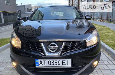 Позашляховик / Кросовер Nissan Qashqai 2010 в 