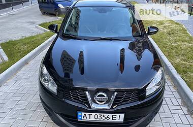 Позашляховик / Кросовер Nissan Qashqai 2010 в 