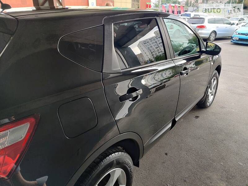 Позашляховик / Кросовер Nissan Qashqai 2013 в Києві