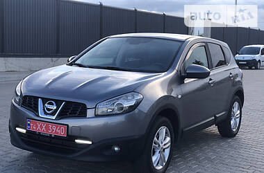 Позашляховик / Кросовер Nissan Qashqai 2013 в 