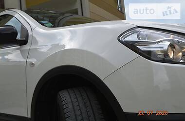 Позашляховик / Кросовер Nissan Qashqai 2014 в 