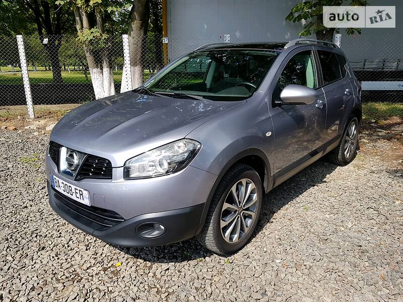 Позашляховик / Кросовер Nissan Qashqai 2010 в 