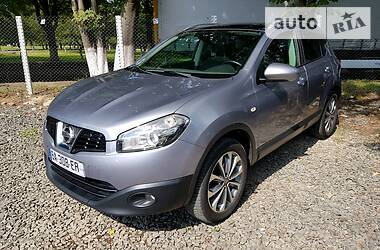 Позашляховик / Кросовер Nissan Qashqai 2010 в 