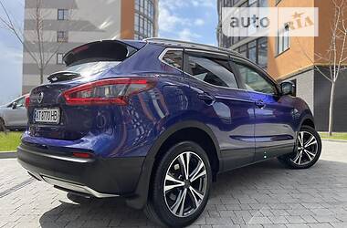 Внедорожник / Кроссовер Nissan Qashqai 2017 в Ивано-Франковске